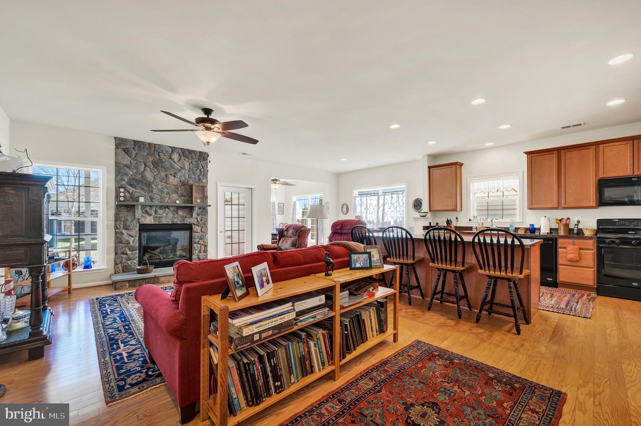 SYMPHONY VILLAGE AT CENTREVILLE - Residential