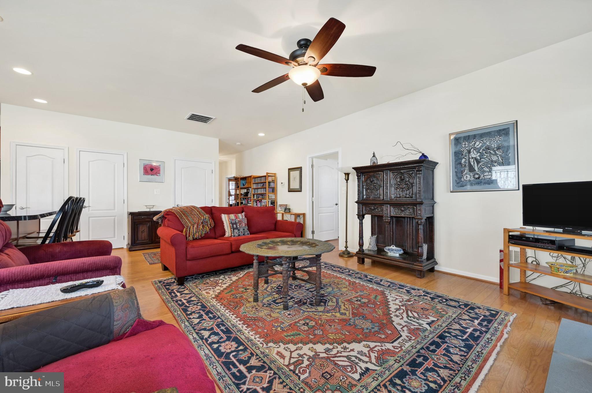 SYMPHONY VILLAGE AT CENTREVILLE - Residential