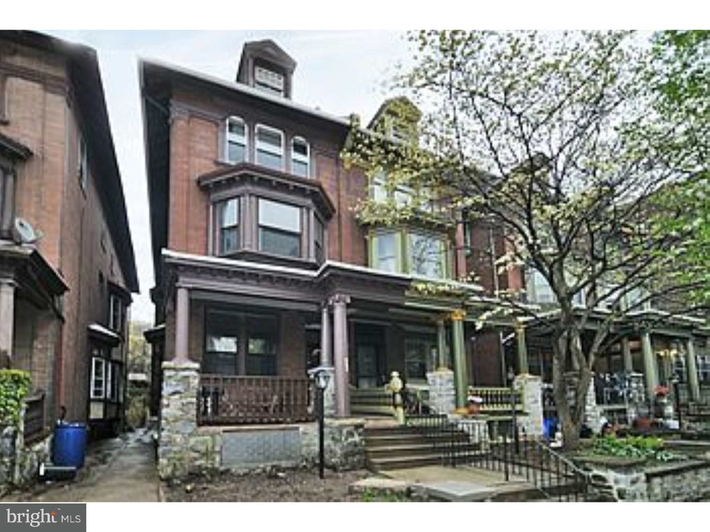 UNIVERSITY CITY - Residential Income