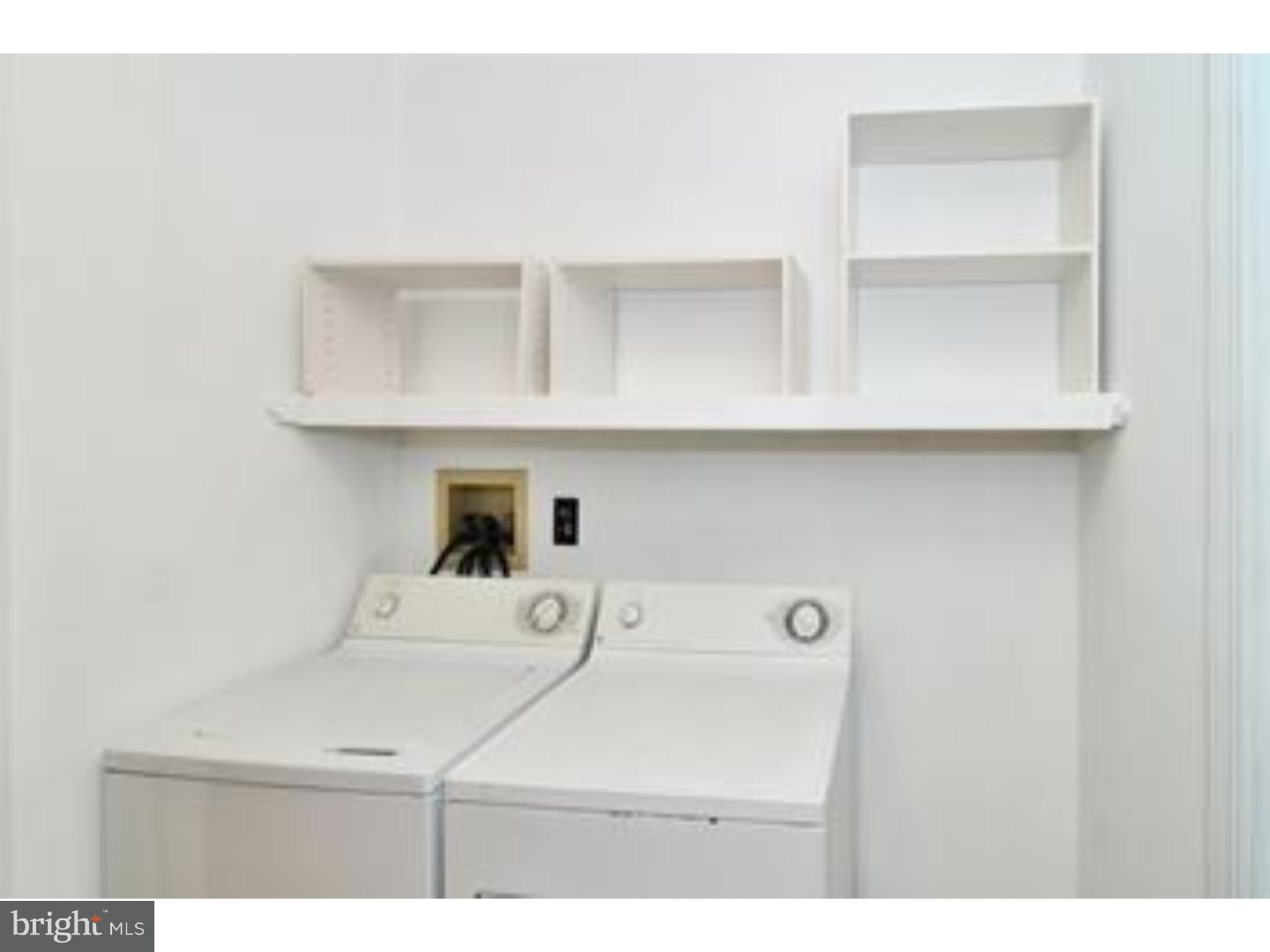 UNIVERSITY CITY - Residential Income