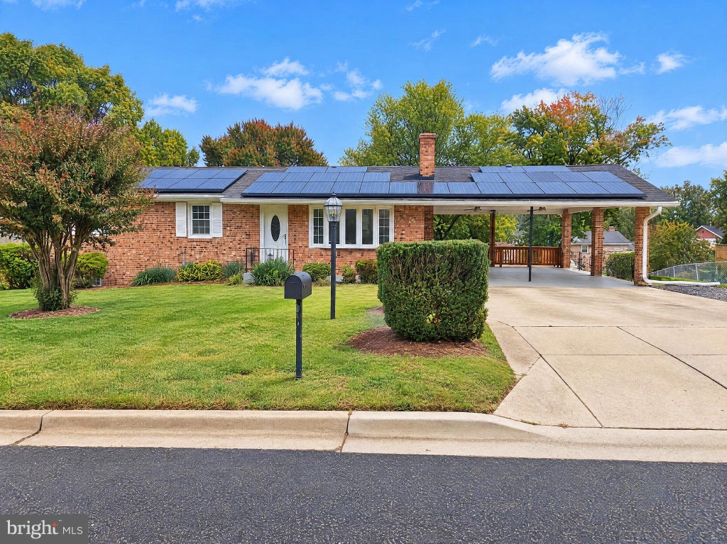 Photo of 6600 Hallam Drive, UPPER MARLBORO, MD 20772 (MLS # MDPG2223744)