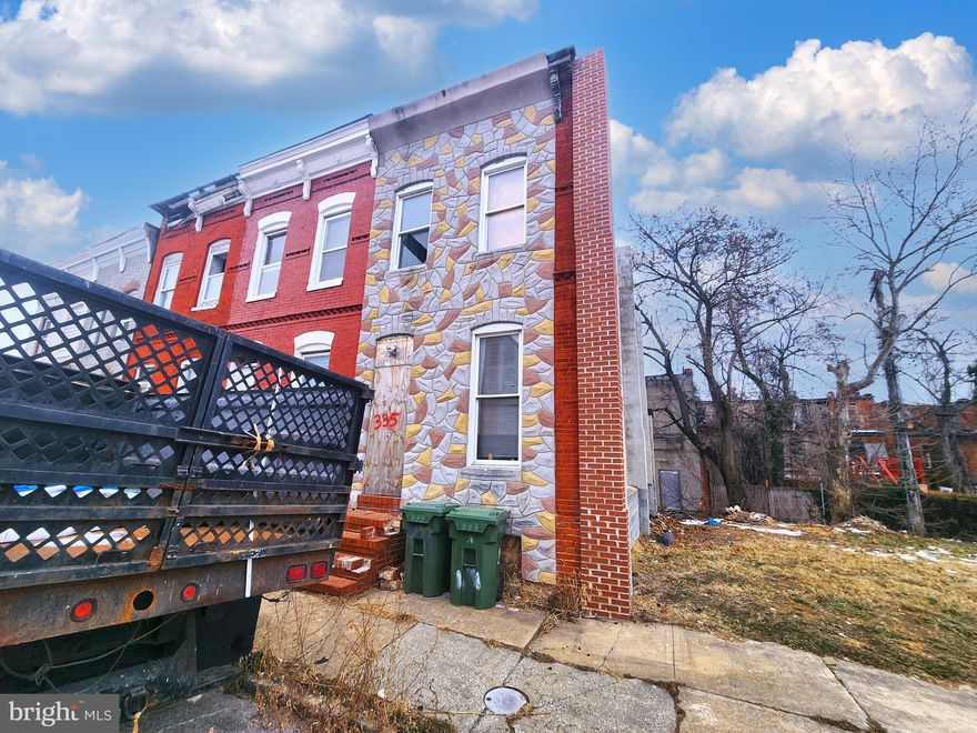 ONLINE AUCTION: Bidding begins 05/08/2025 @ 10:00 AM. Bidding ends 05/12/2025 @ 12:10 PM. List Price is Suggested Opening Bid. 2 Story End Unit Townhouse located in the Franklin Square area of Baltimore City. Residents can enjoy the nearby attractions such as Westside Shopping Center, Mount Clare Junction Shopping Center, Carroll Park, & Carroll Park Golf Course. Property is Vacant. Easy Access to Major Traffic Artery Edmondson Ave. Deposit: $5,000.