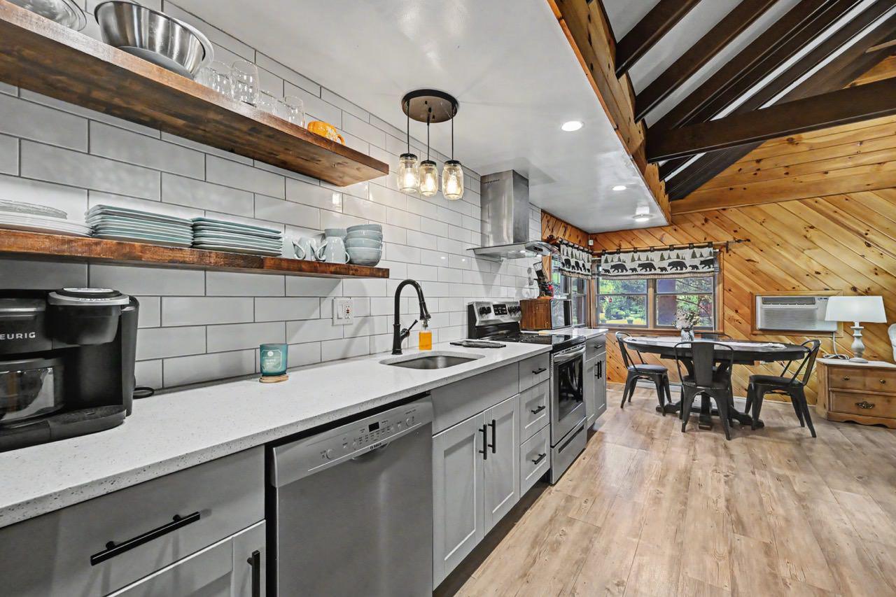SPLIT ROCK - Residential