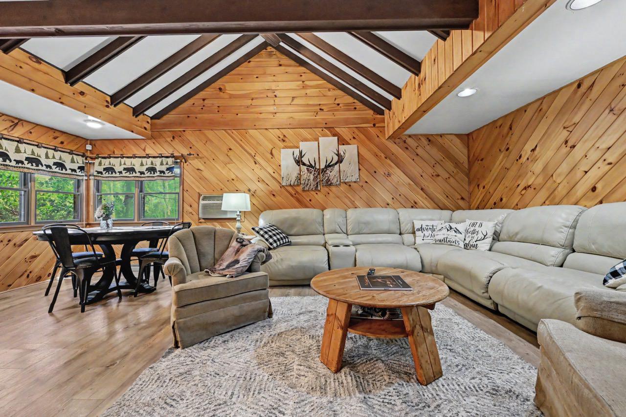 SPLIT ROCK - Residential