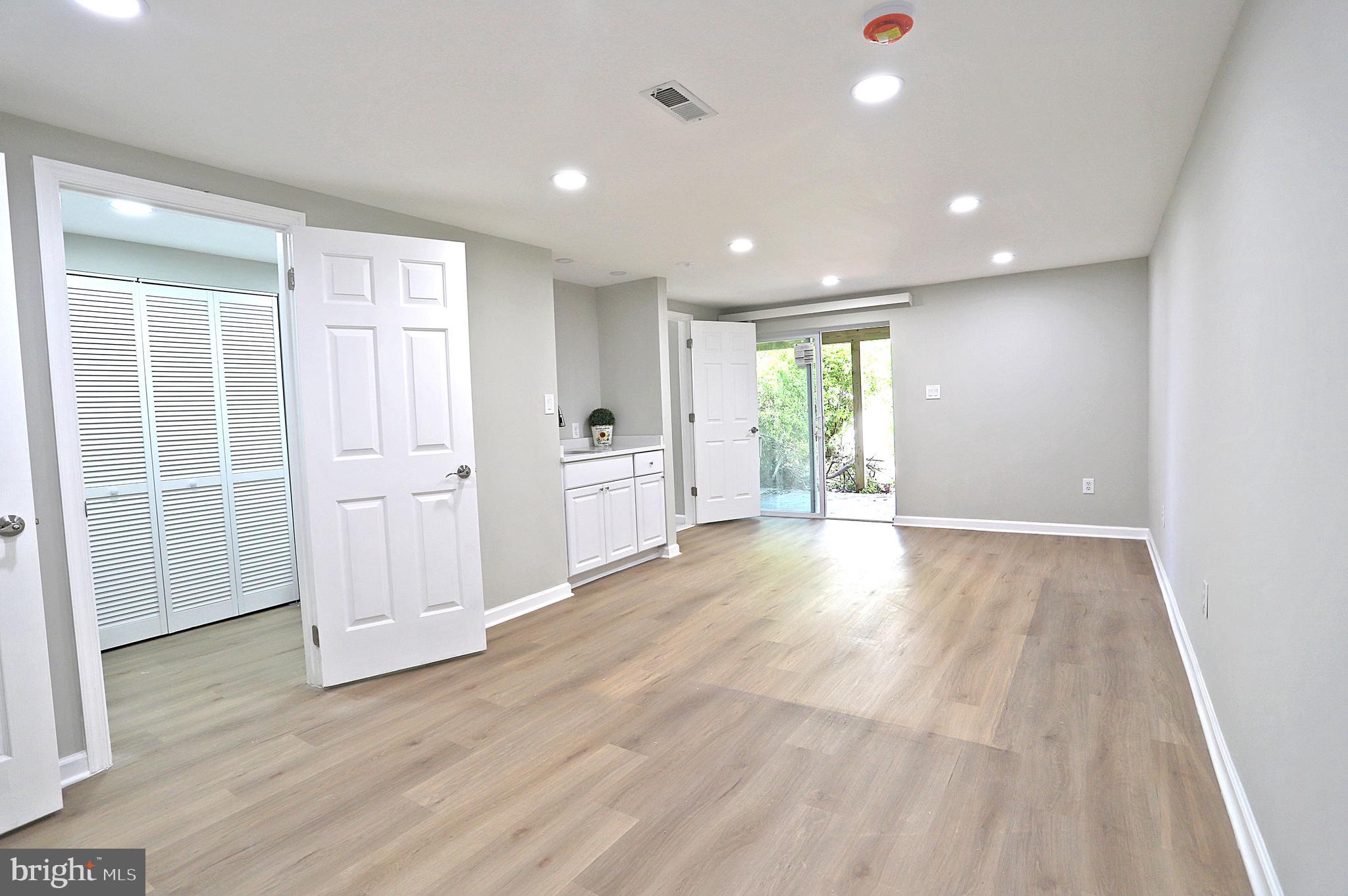 6 POWDER VIEW COURT