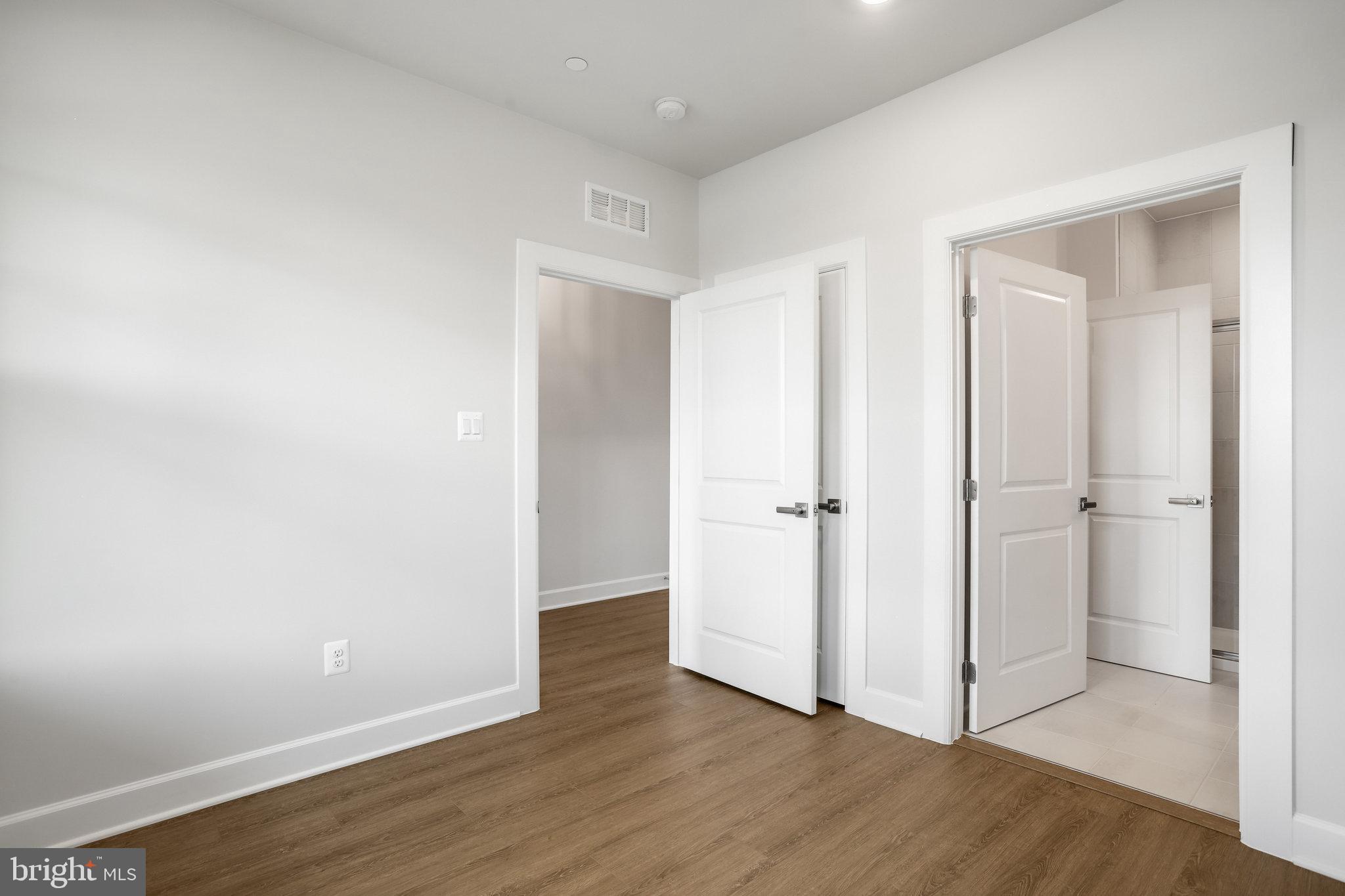 LAKE LINGANORE OAKDALE - Residential