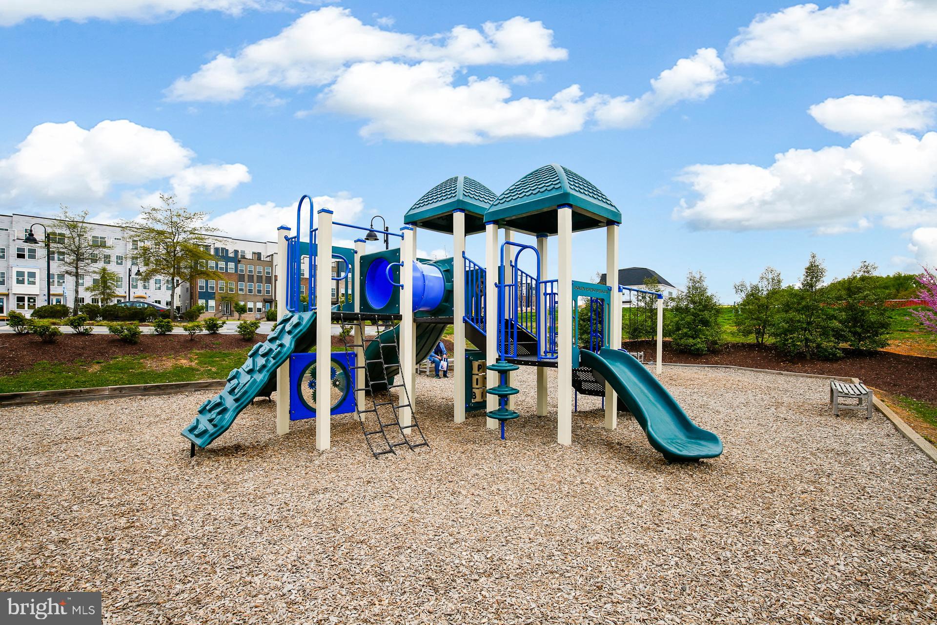 CROWN FARM - Residential