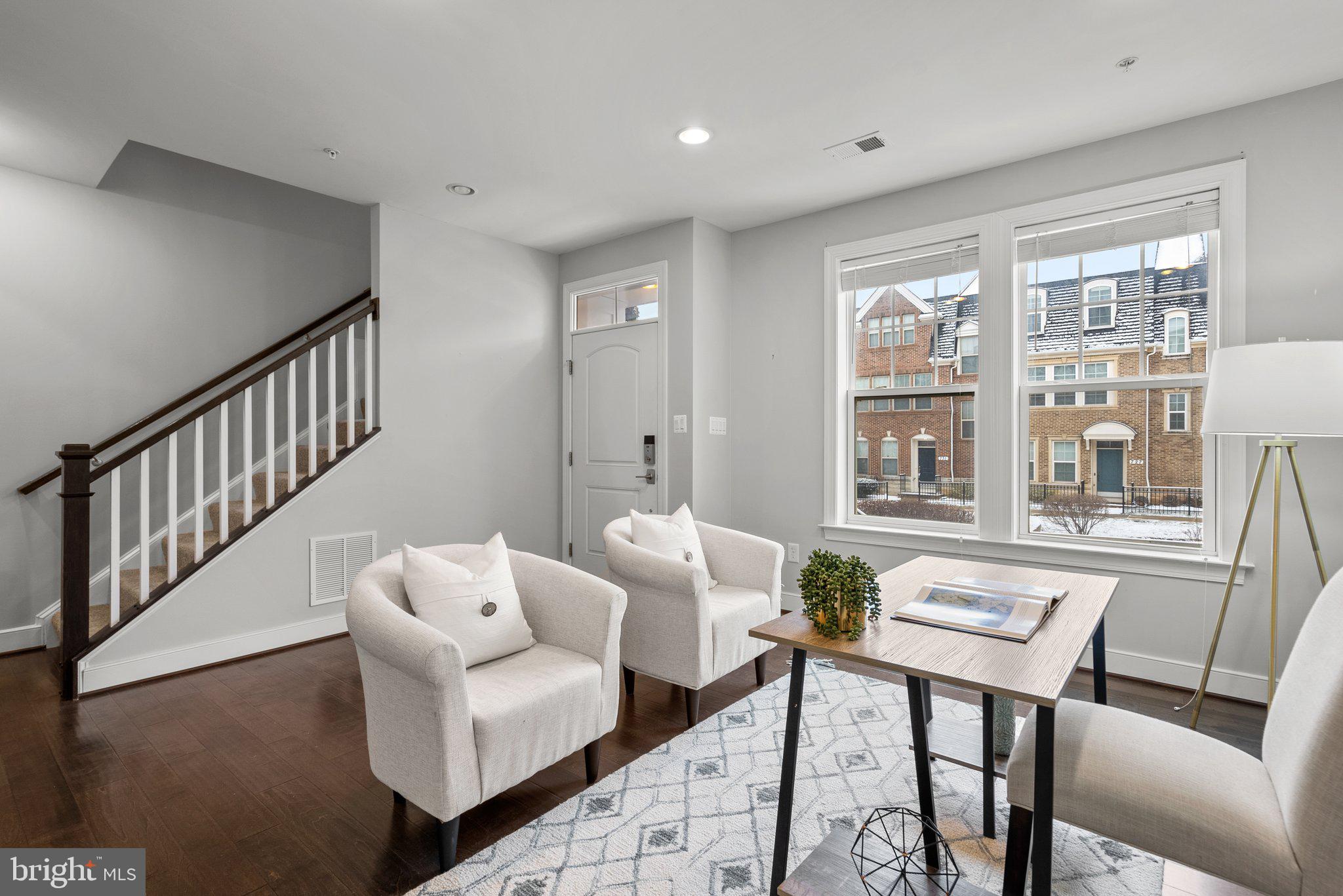 CROWN FARM - Residential