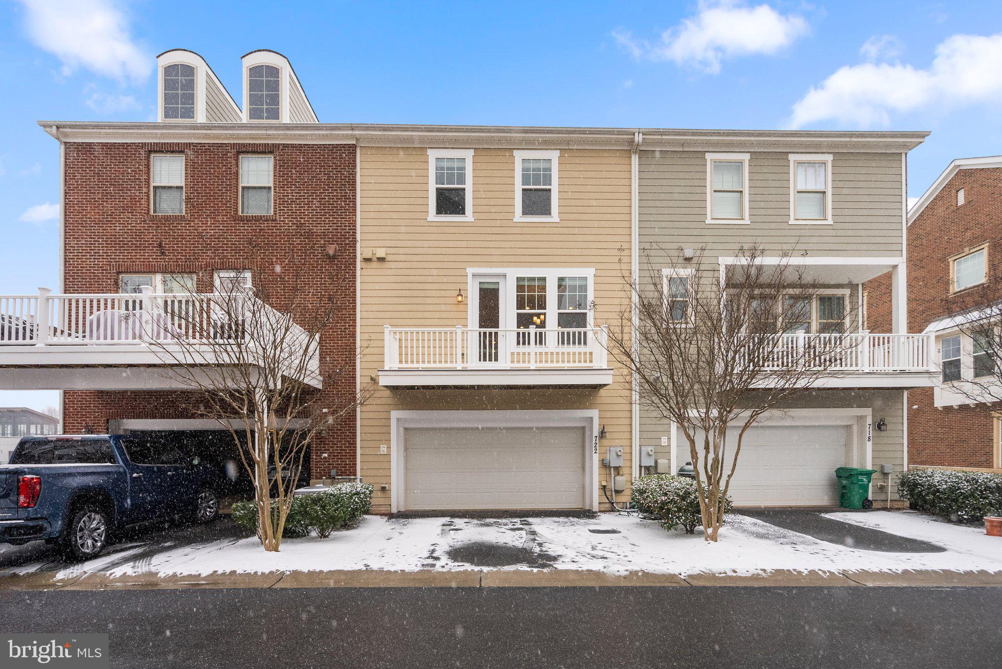 CROWN FARM - Residential