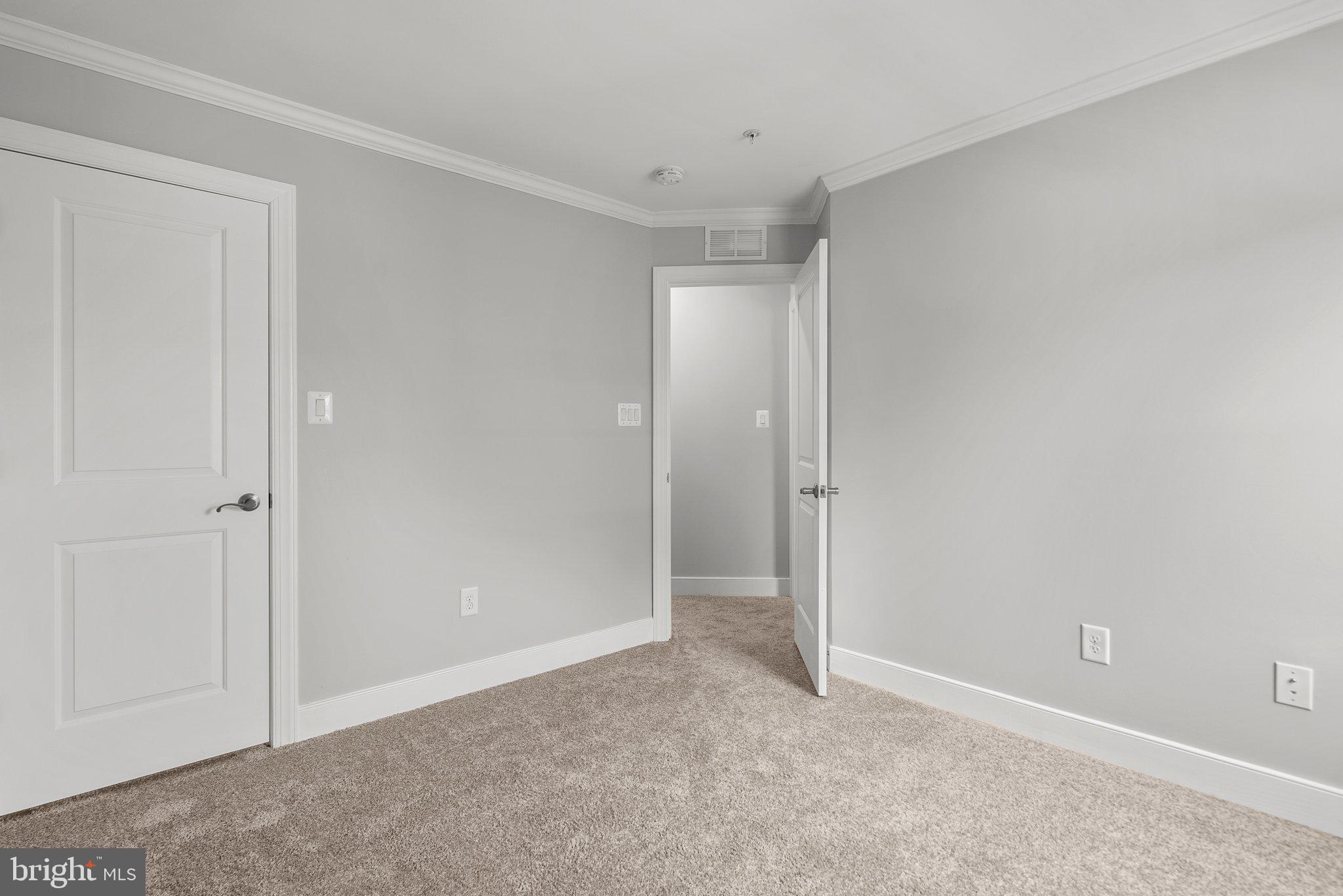 CROWN FARM - Residential