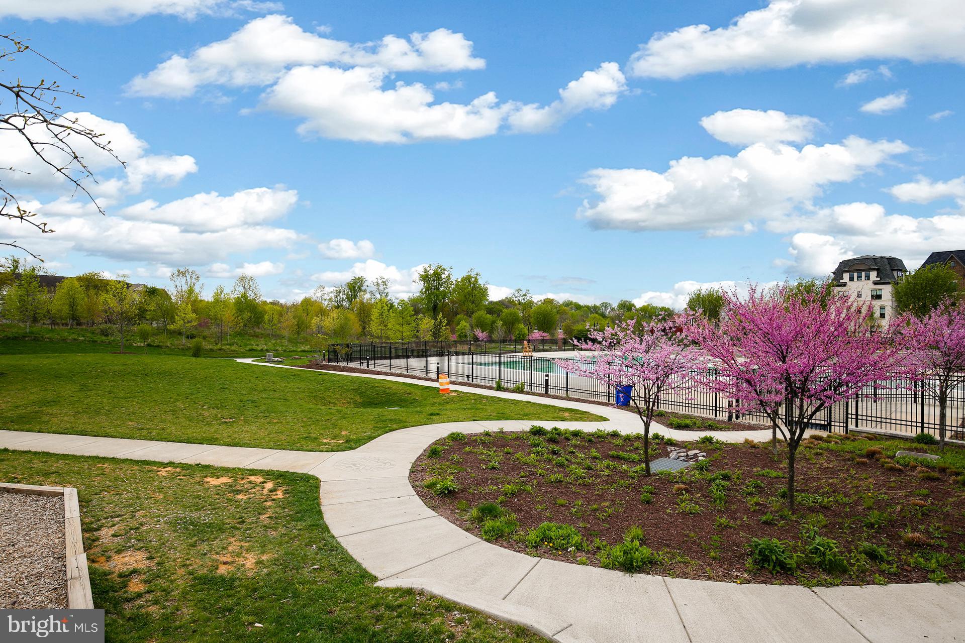 CROWN FARM - Residential