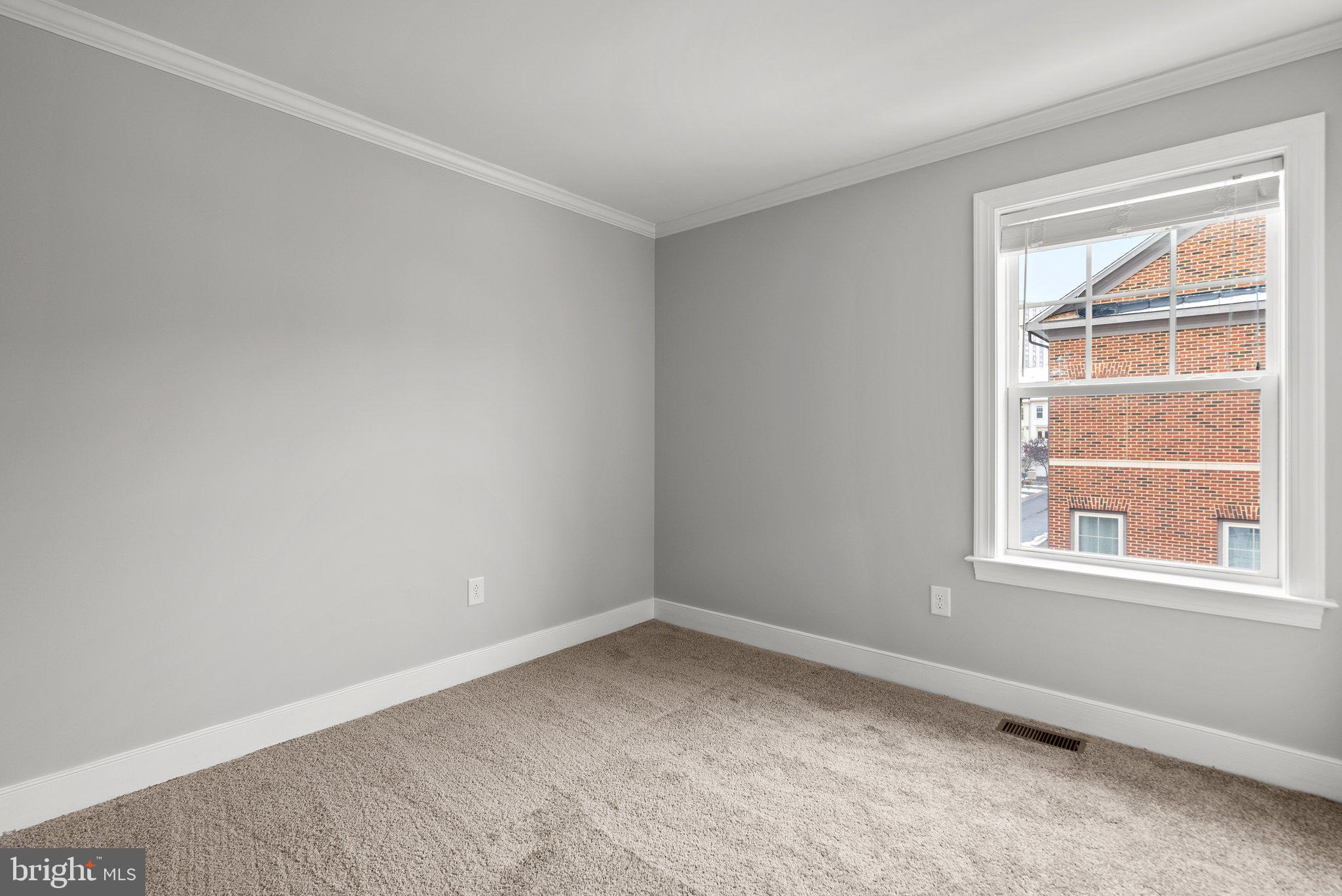 CROWN FARM - Residential