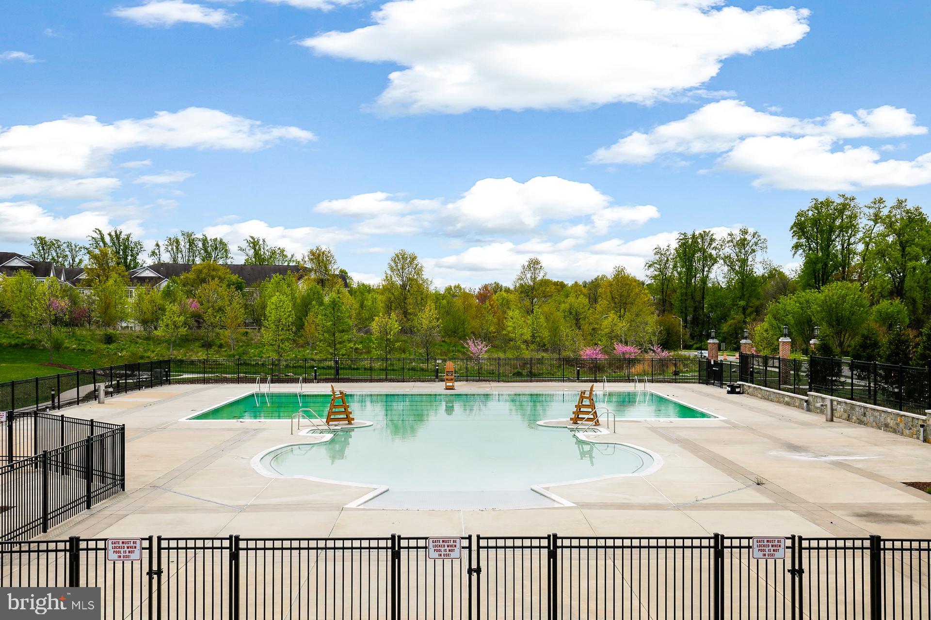 CROWN FARM - Residential