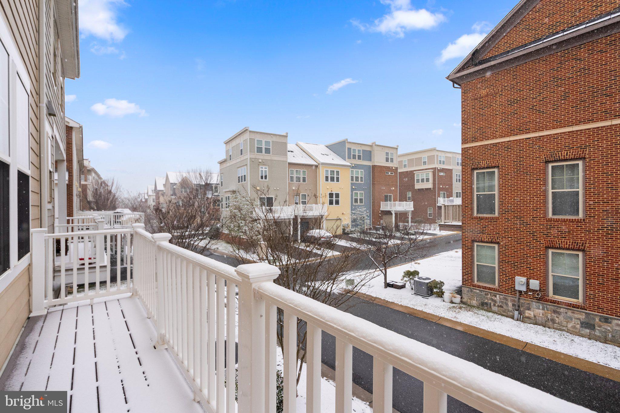 CROWN FARM - Residential