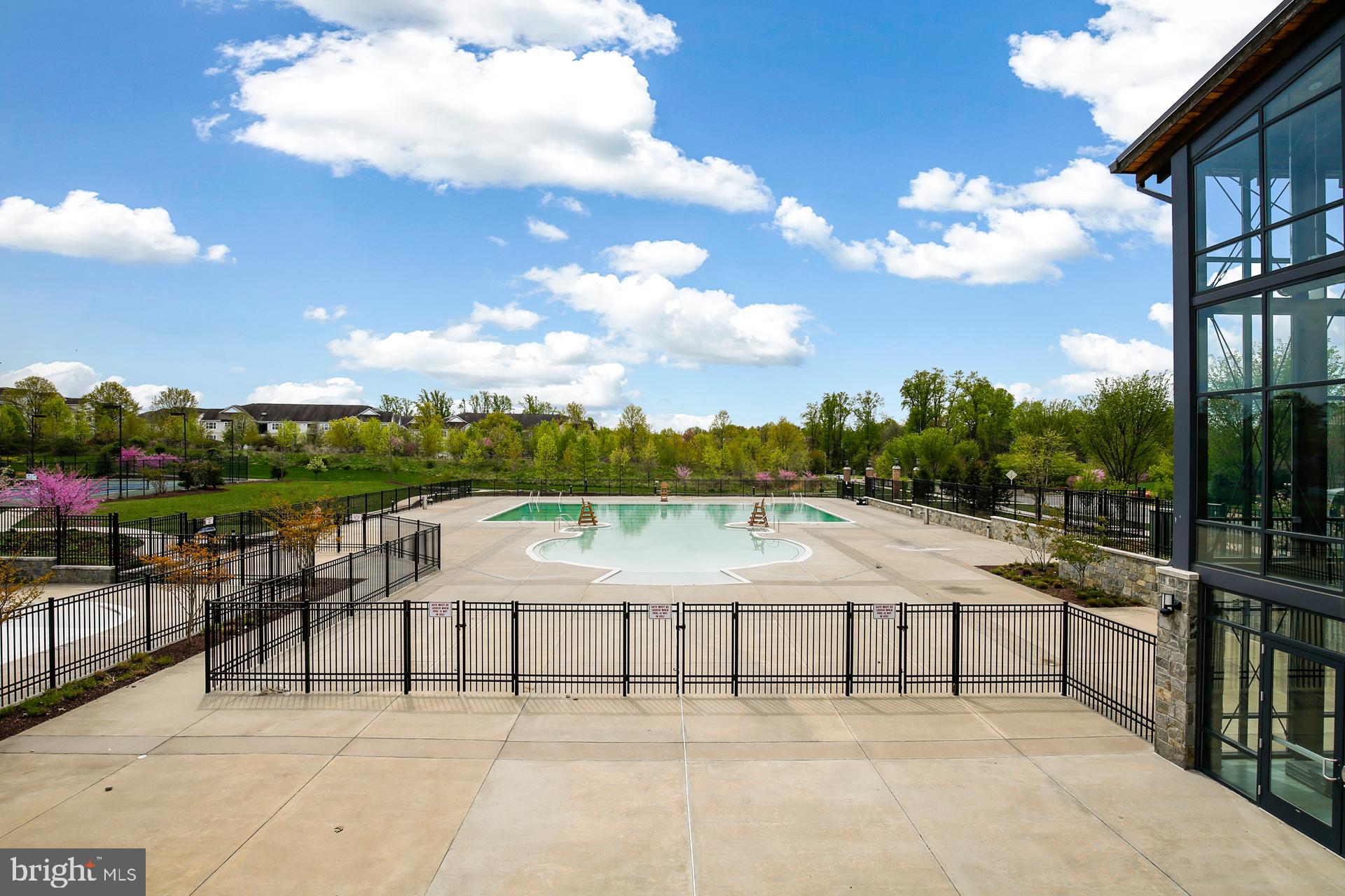 CROWN FARM - Residential