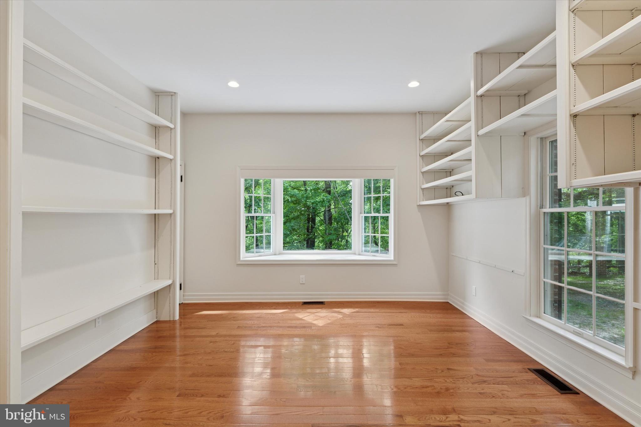 GREEN LANE - Residential