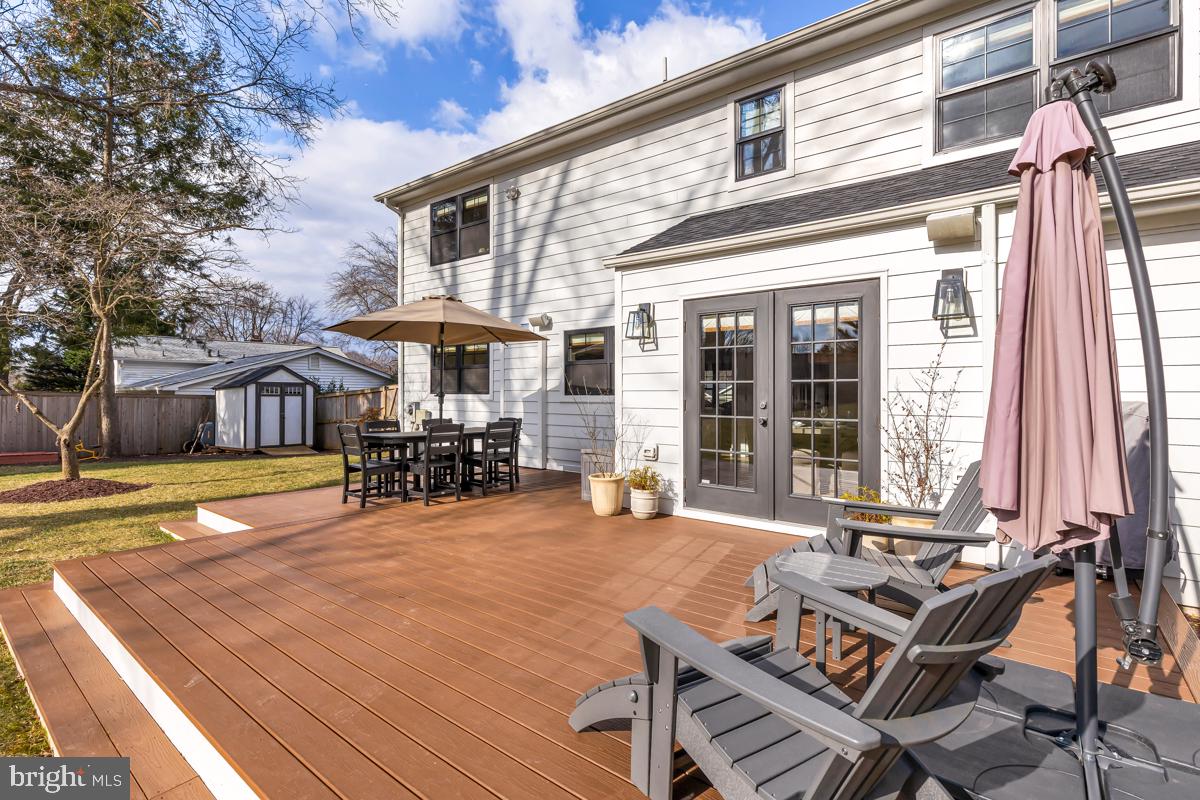 LAKEVALE COURT - Residential