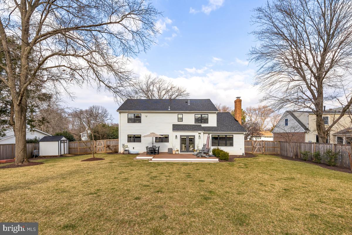 LAKEVALE COURT - Residential