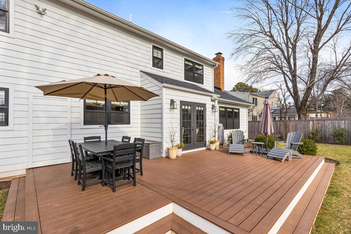 LAKEVALE COURT - Residential