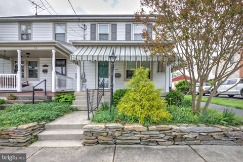 Photo of 16 S Fulton Street, STRASBURG, PA 17579 (MLS # PALA2069306)