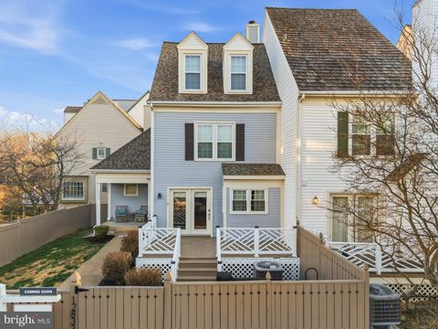 Photo of 12833 Mill Brook Court, WOODBRIDGE, VA 22192 (MLS # VAPW2113184)