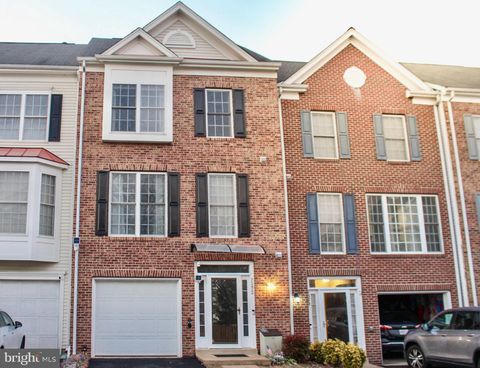 7372 ARDGLASS DRIVE LORTON VA 22079