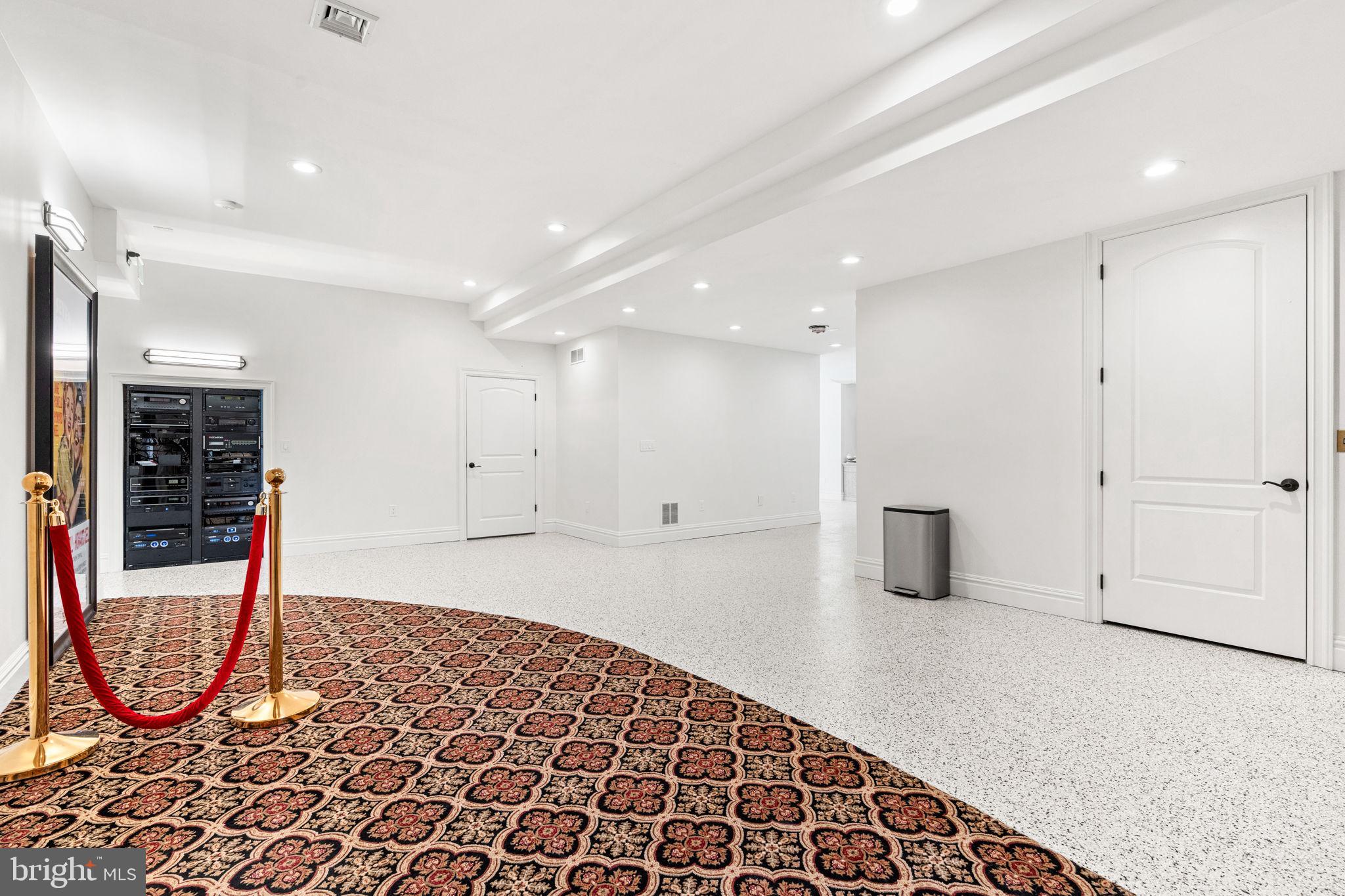 WILSHIRE ESTATES - Residential