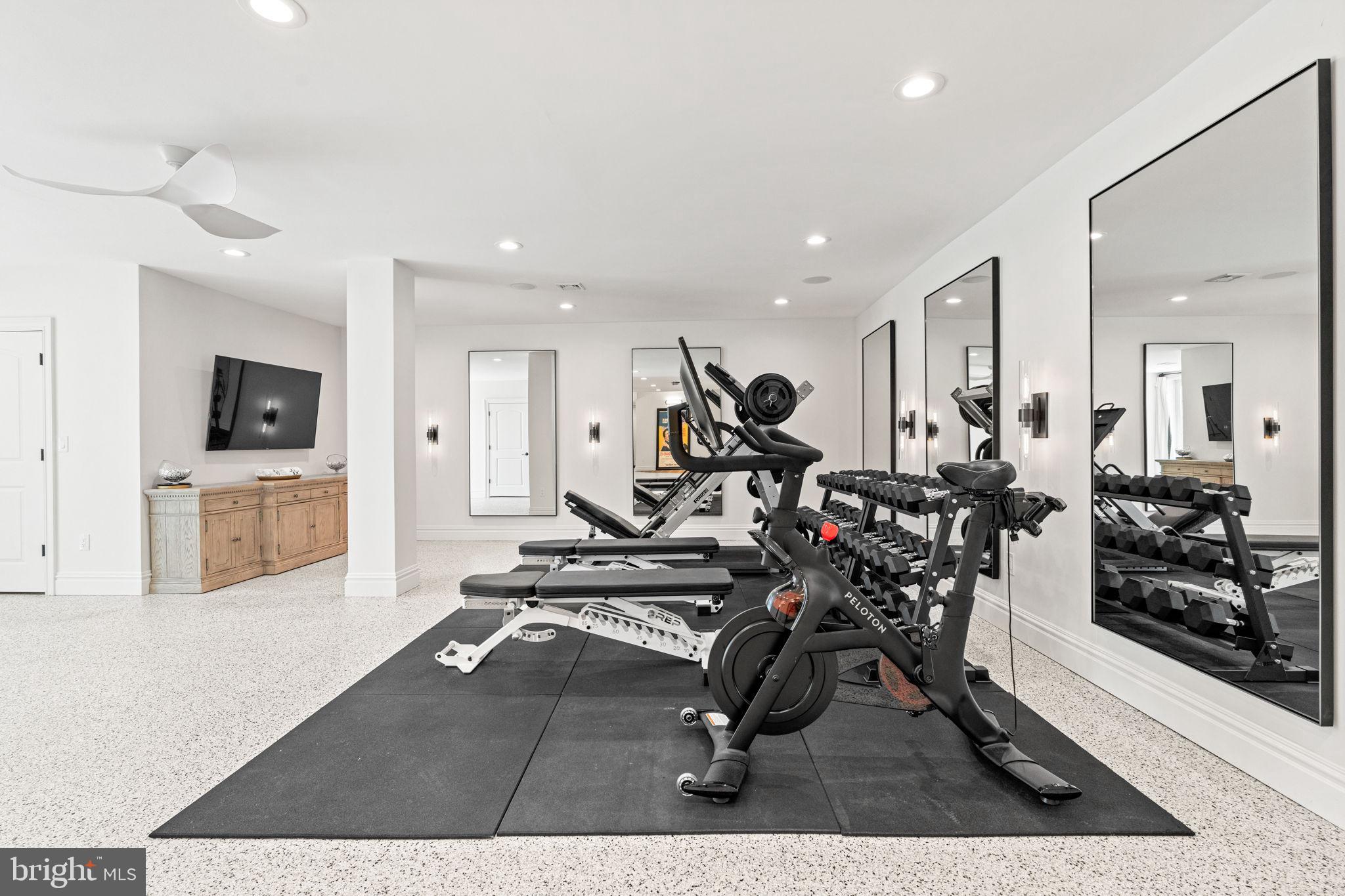 WILSHIRE ESTATES - Residential