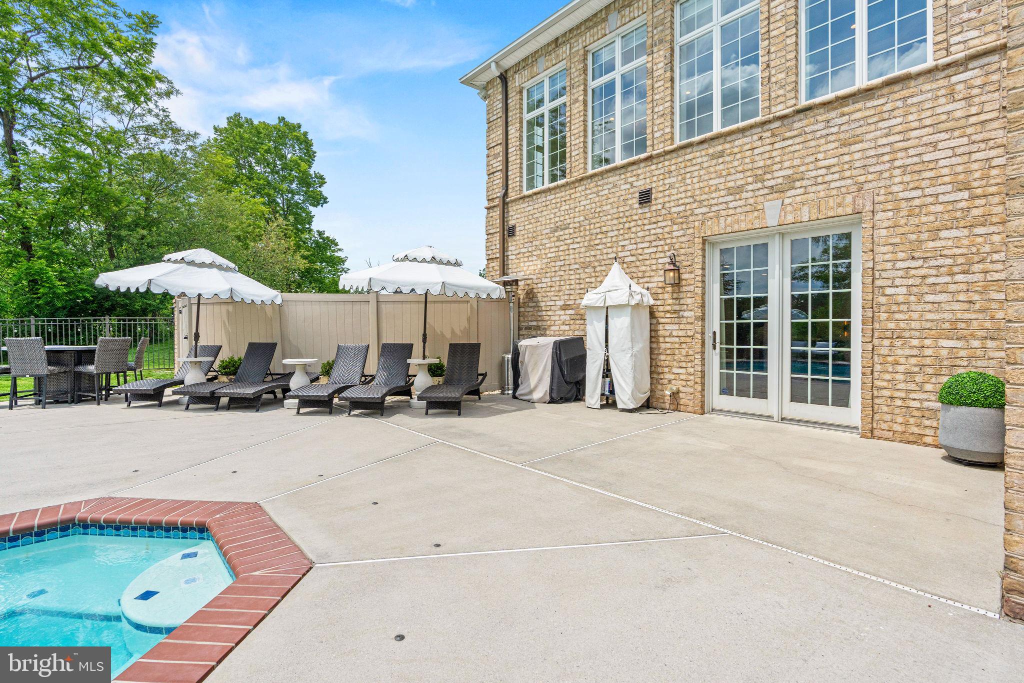 WILSHIRE ESTATES - Residential