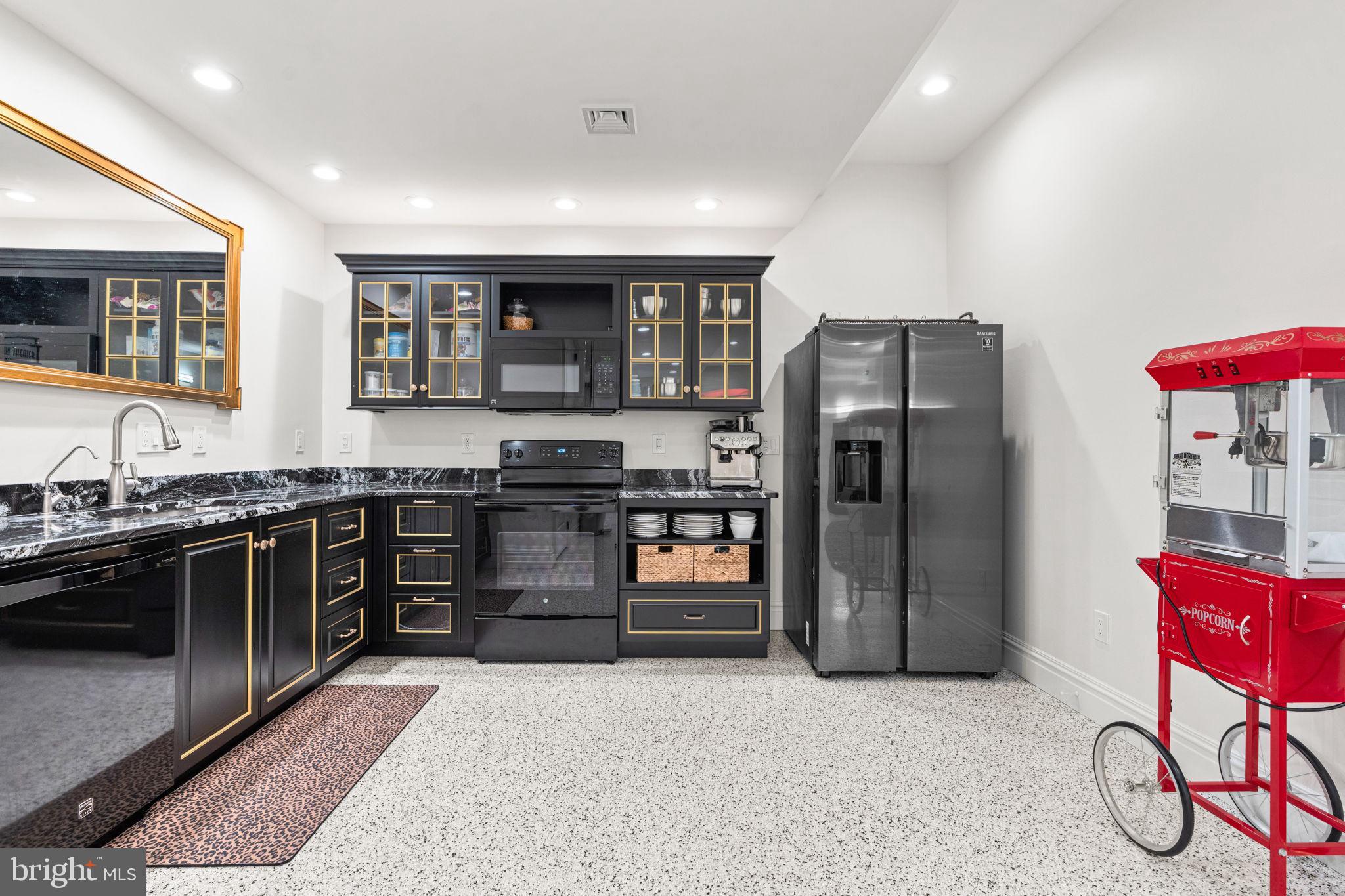 WILSHIRE ESTATES - Residential