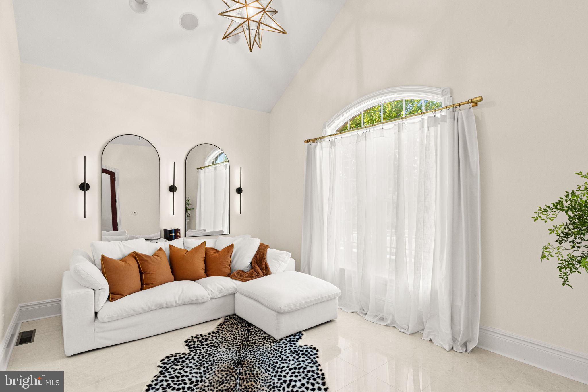 WILSHIRE ESTATES - Residential