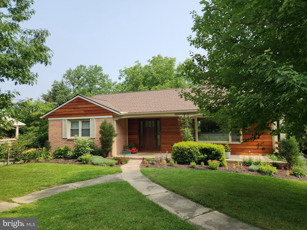 Photo of 3149 PARKER DR, LANCASTER, PA 17601 (MLS # PALA2037946)