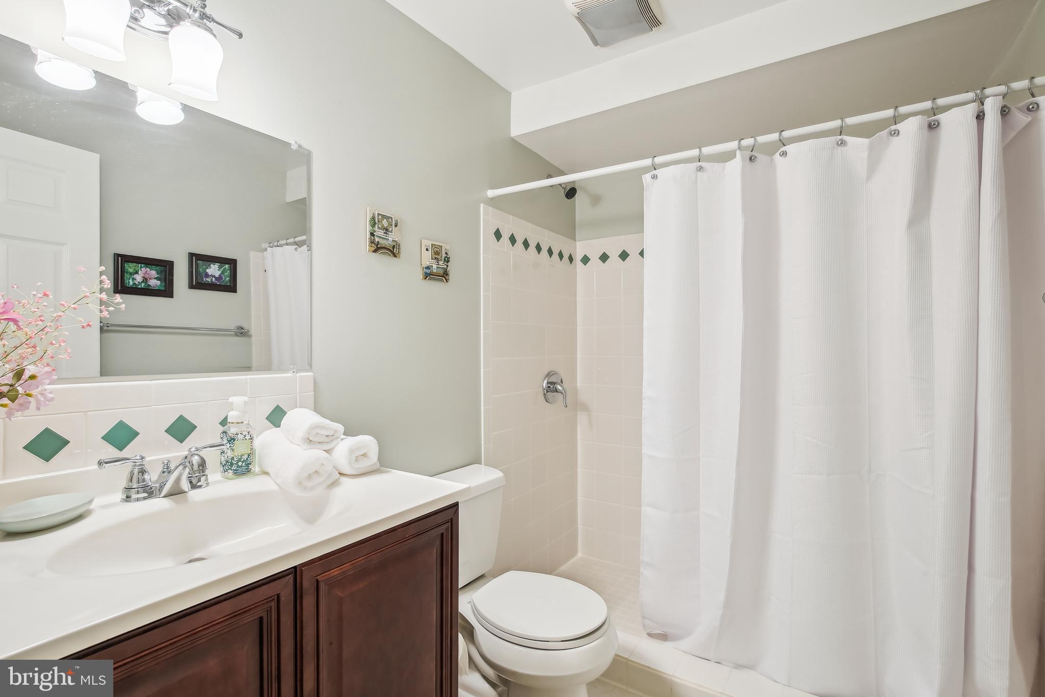 WOODFORD - Residential