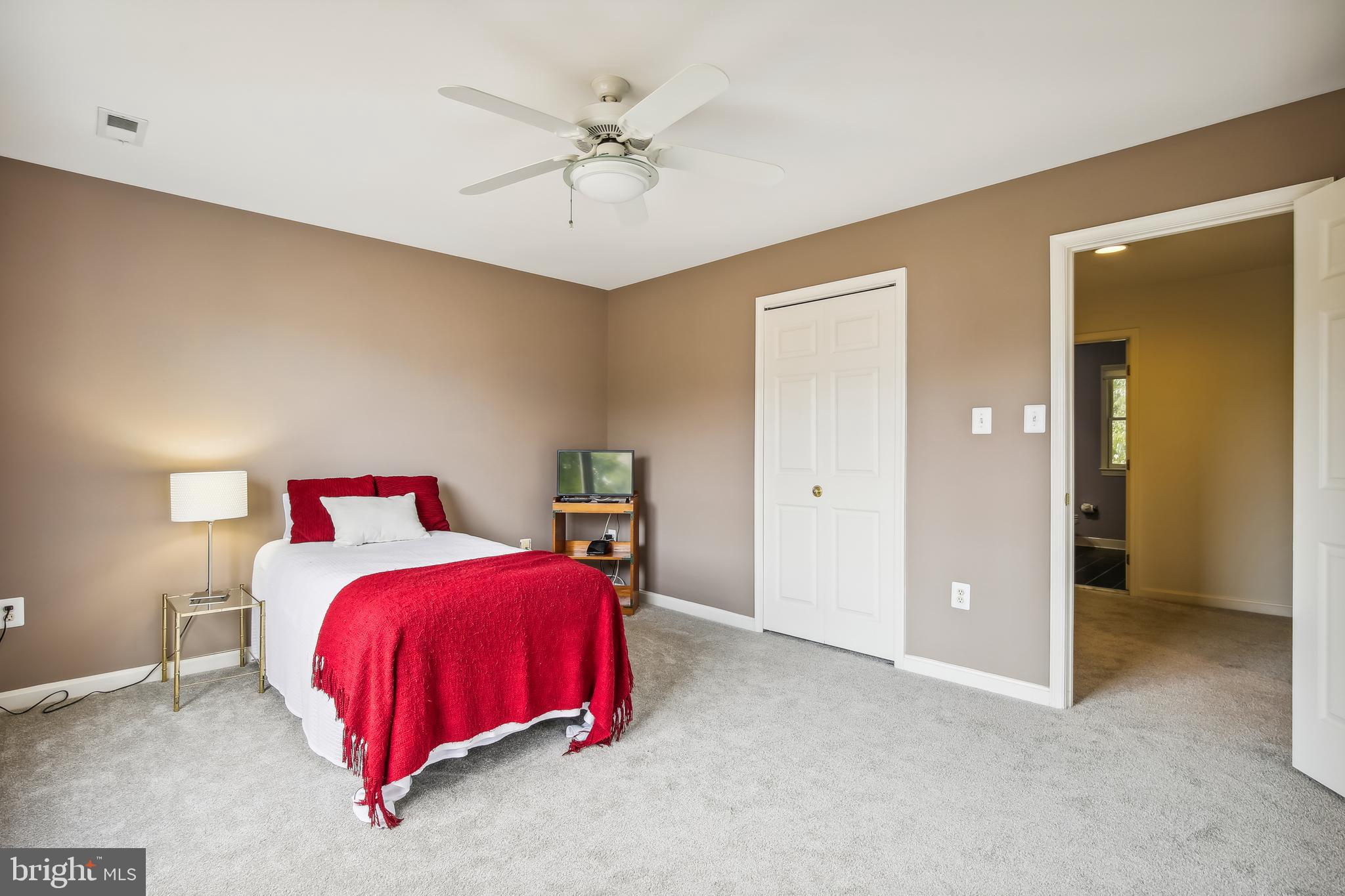 WOODFORD - Residential