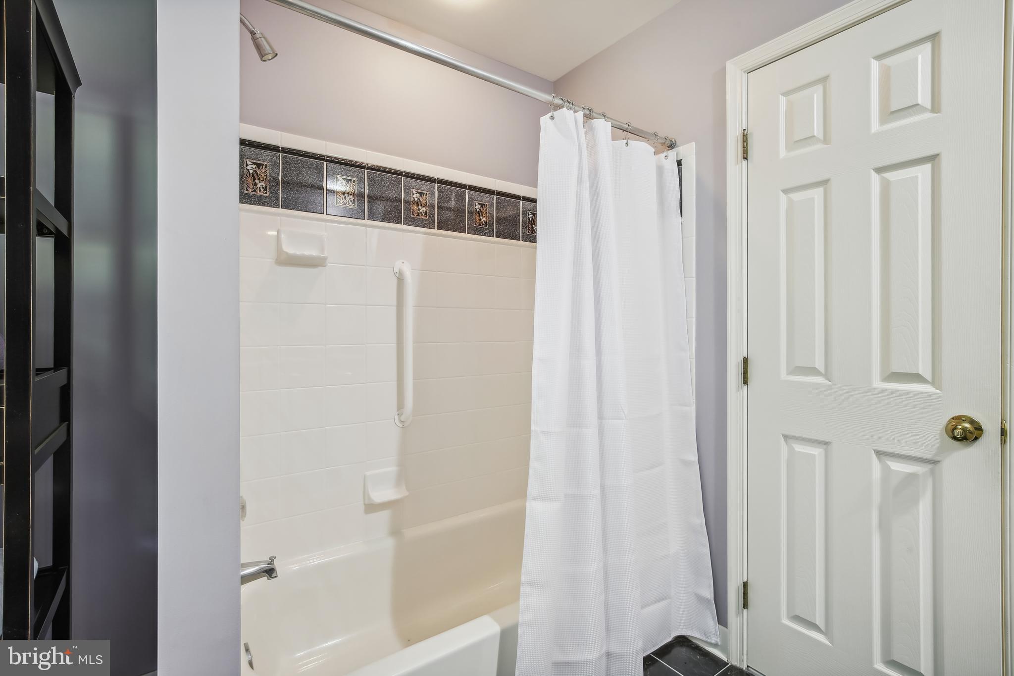 WOODFORD - Residential