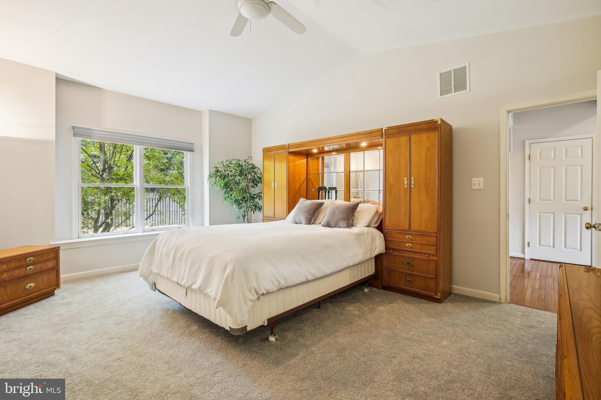 WOODFORD - Residential