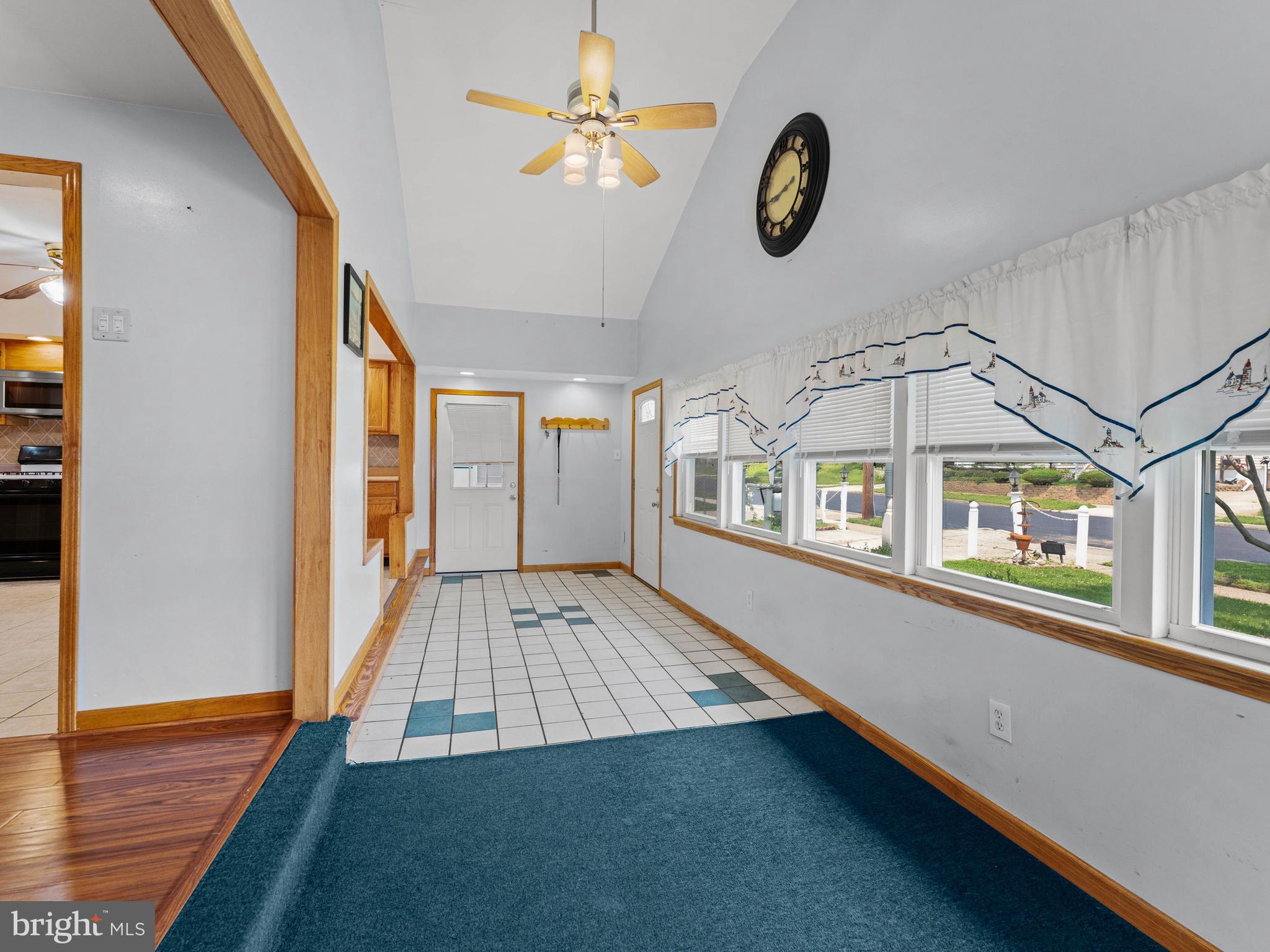 220 E LAFAYETTE AVENUE