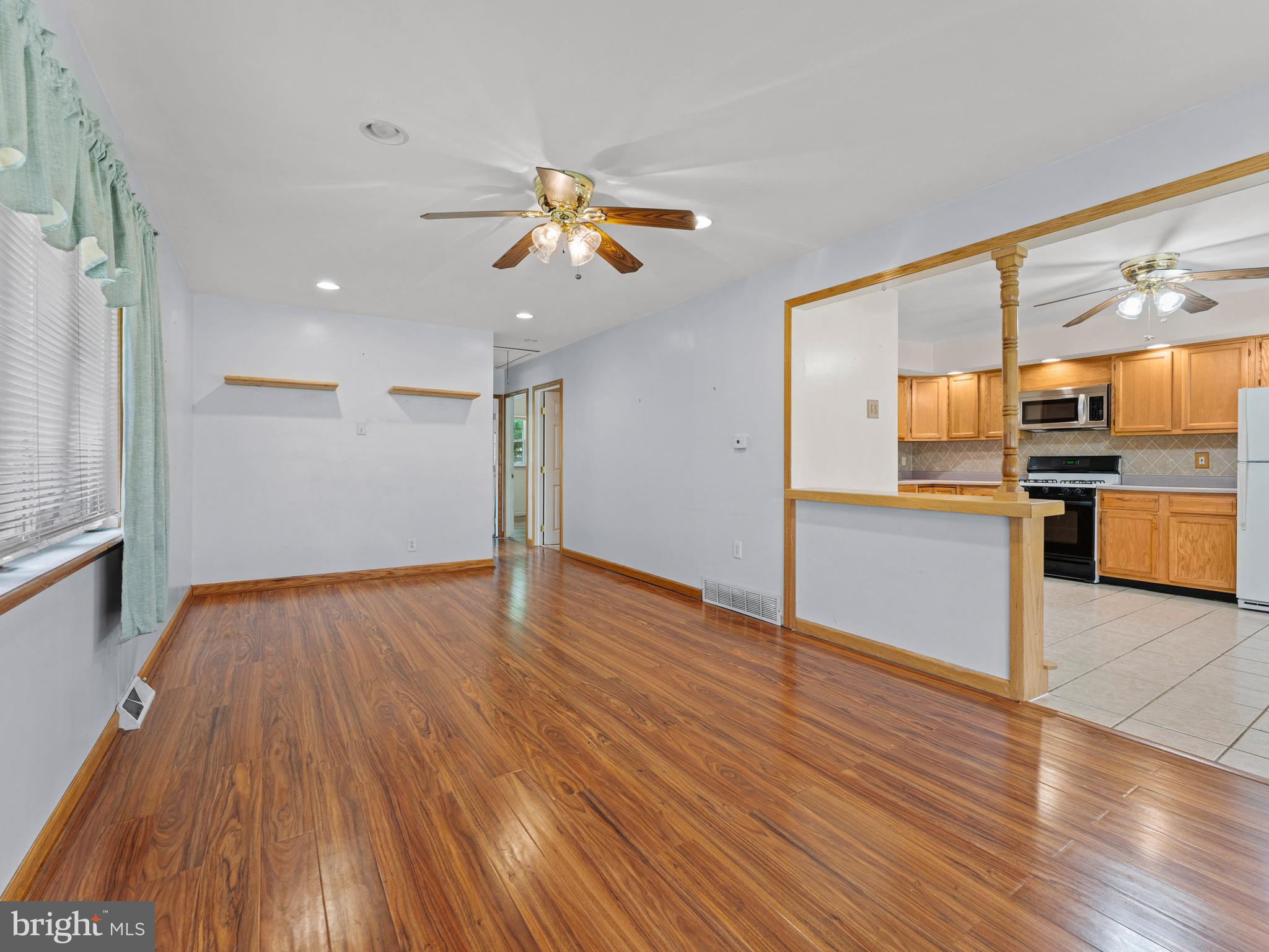 220 E LAFAYETTE AVENUE