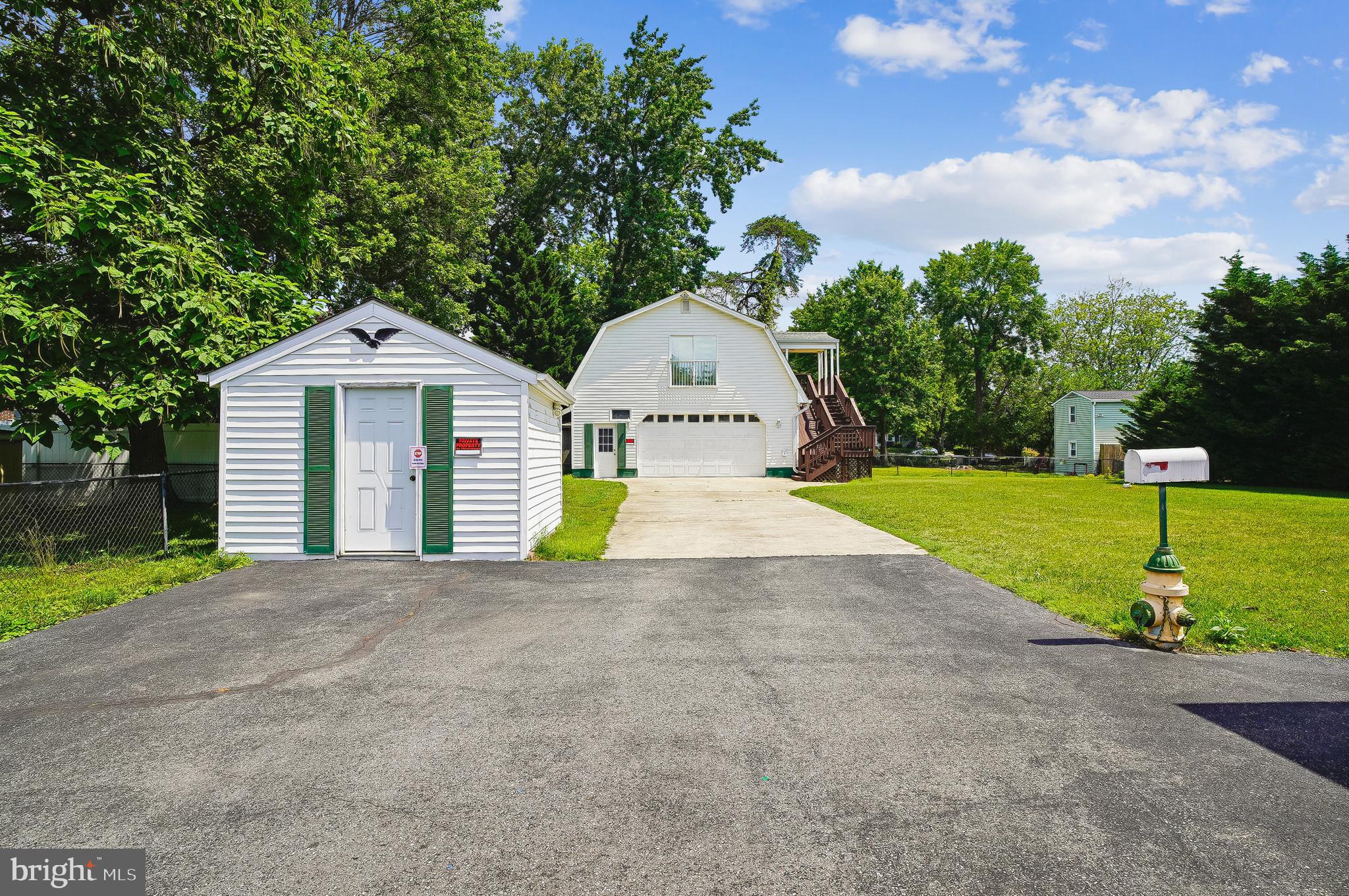 1110 TYLER AVENUE