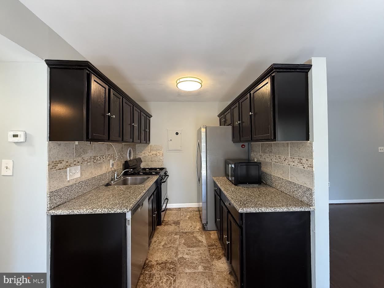 KENSINGTON TERRACE - Residential Lease