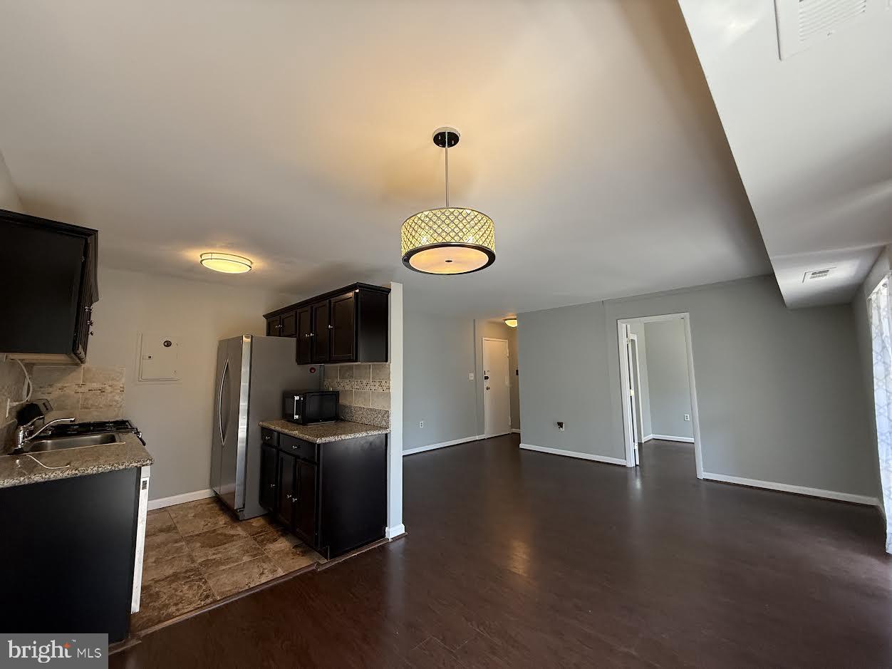 KENSINGTON TERRACE - Residential Lease