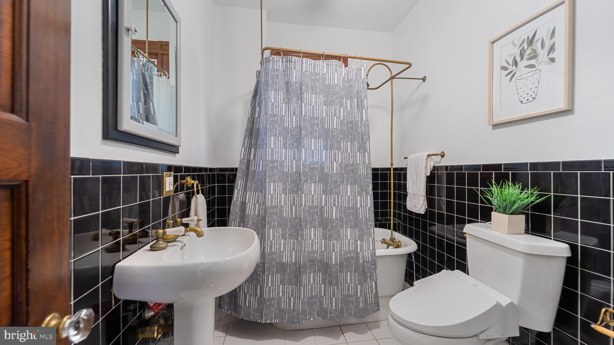 PIKESVILLE - Residential