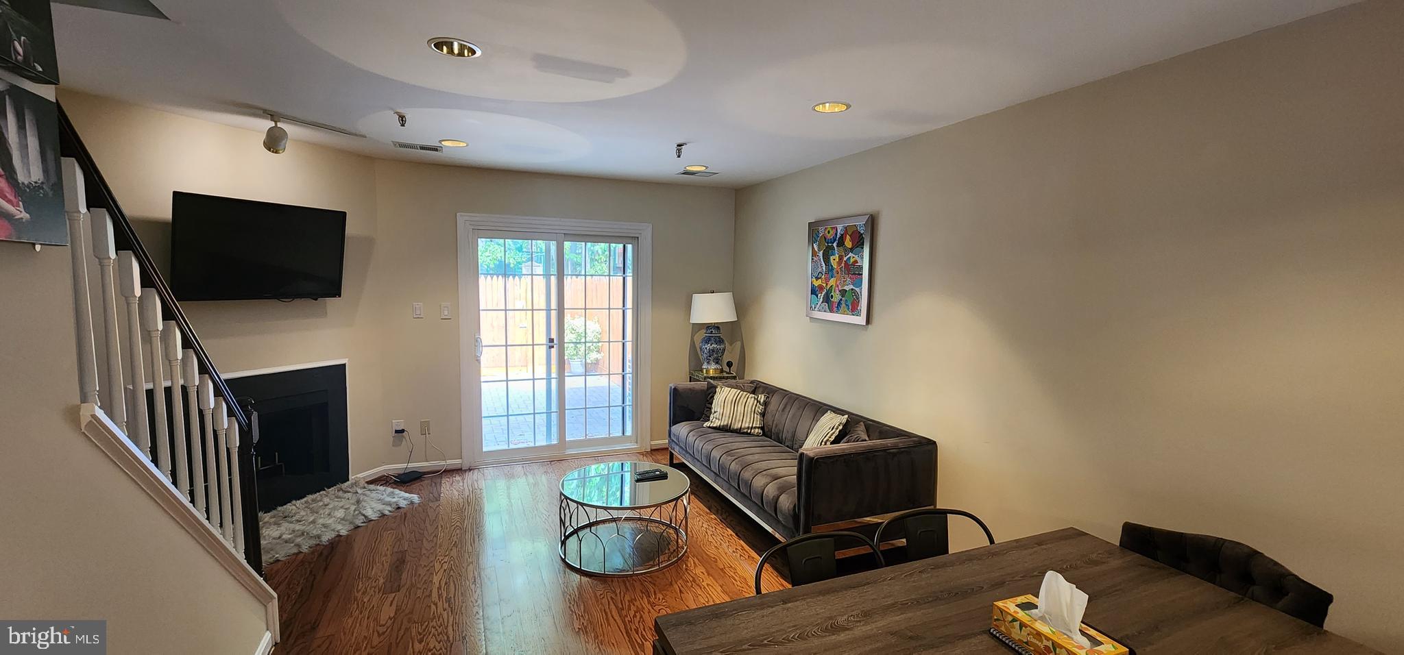2815 LEE LANDING COURT