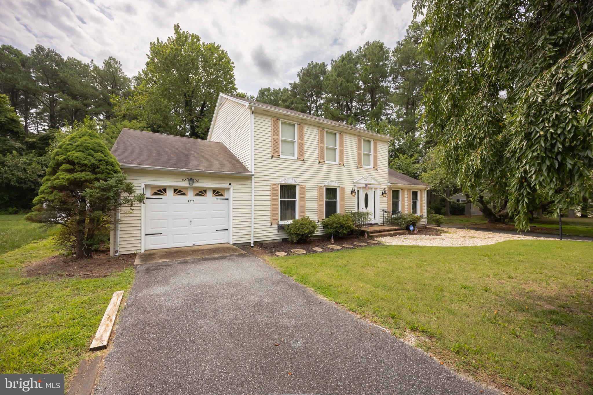 427 VALLEYWOOD DRIVE