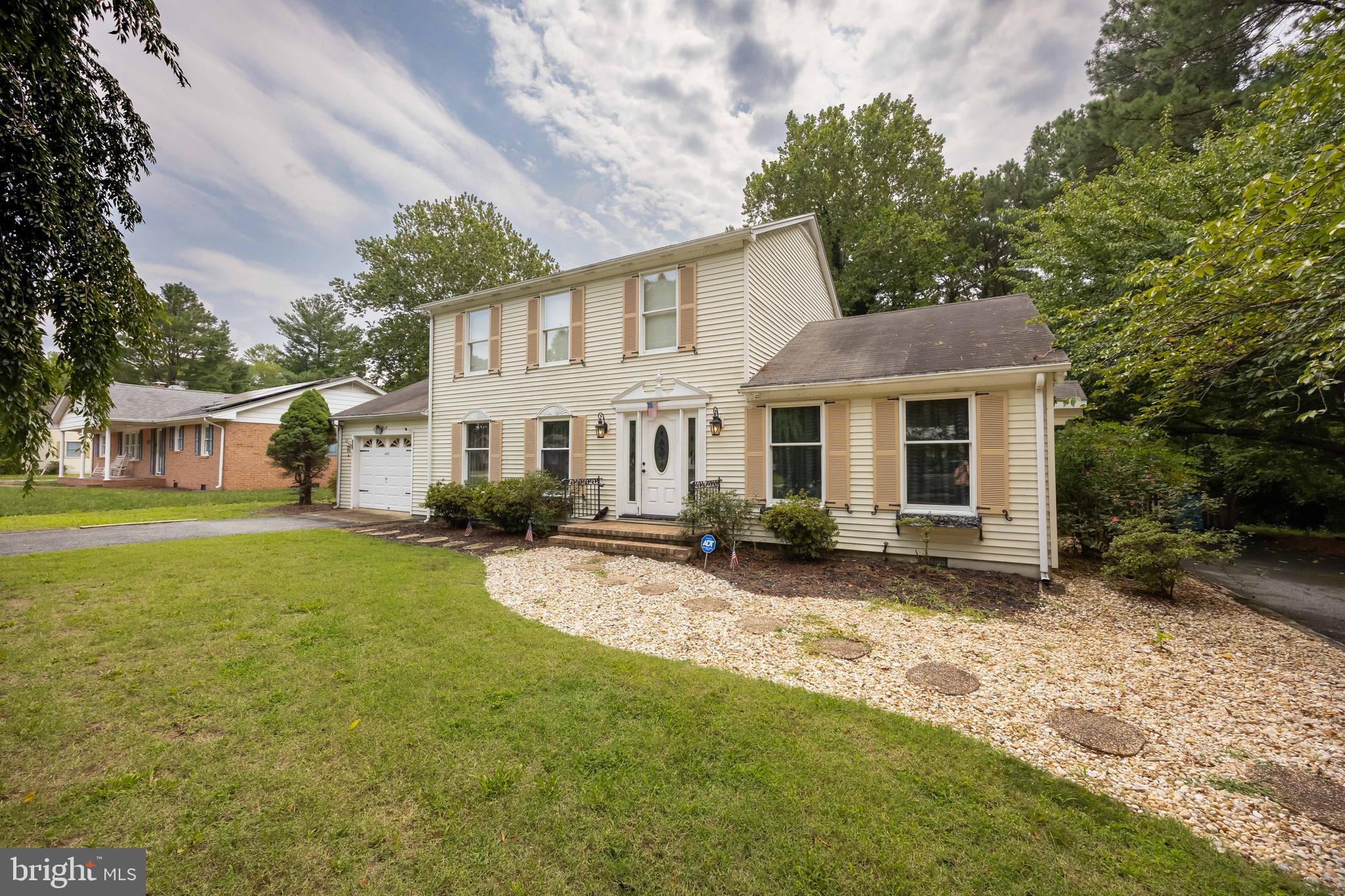 427 VALLEYWOOD DRIVE