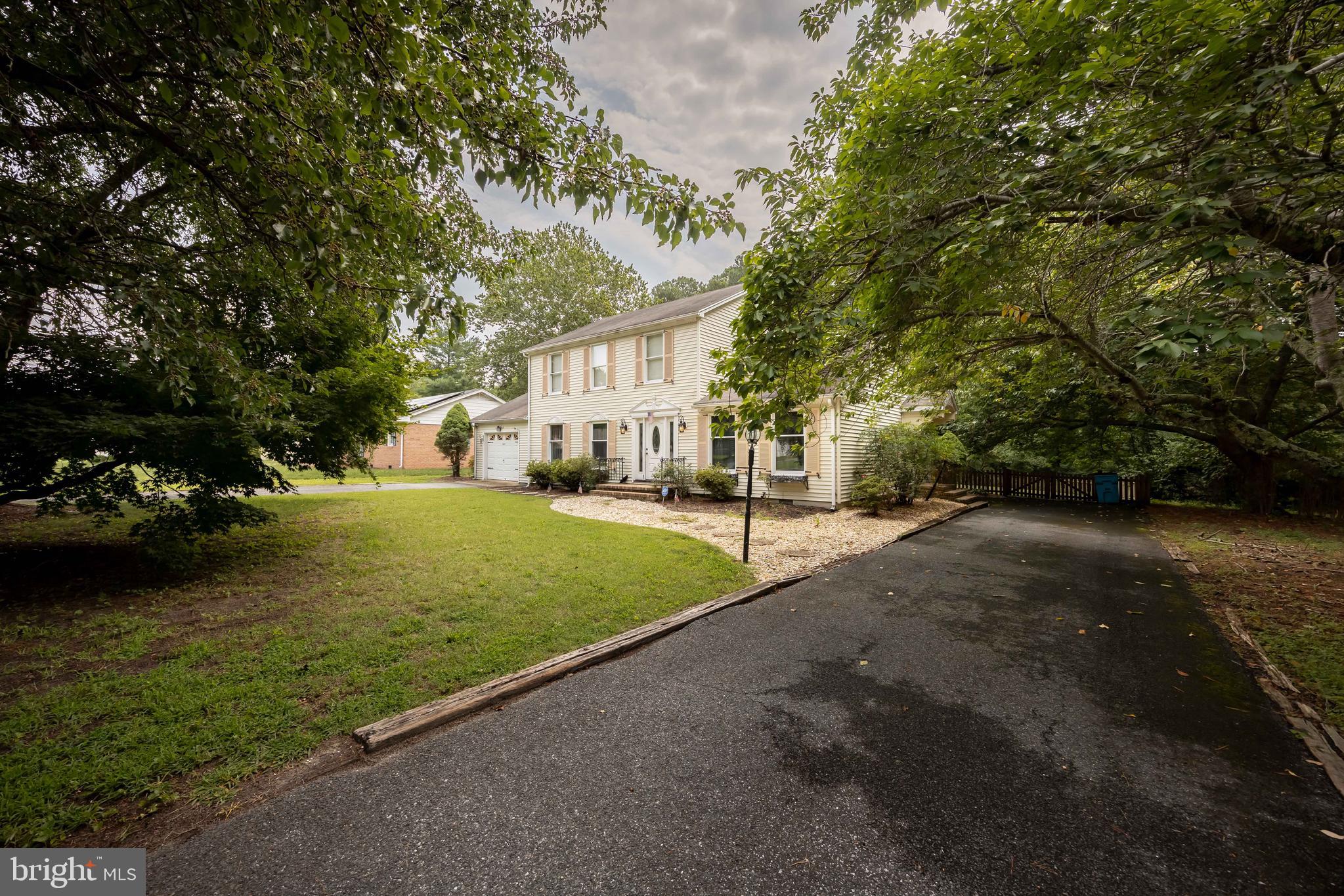 427 VALLEYWOOD DRIVE
