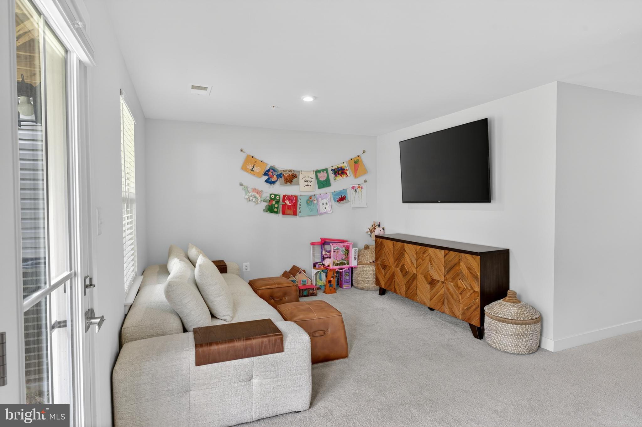 JAMES RUN TOWNHOMES - Residential
