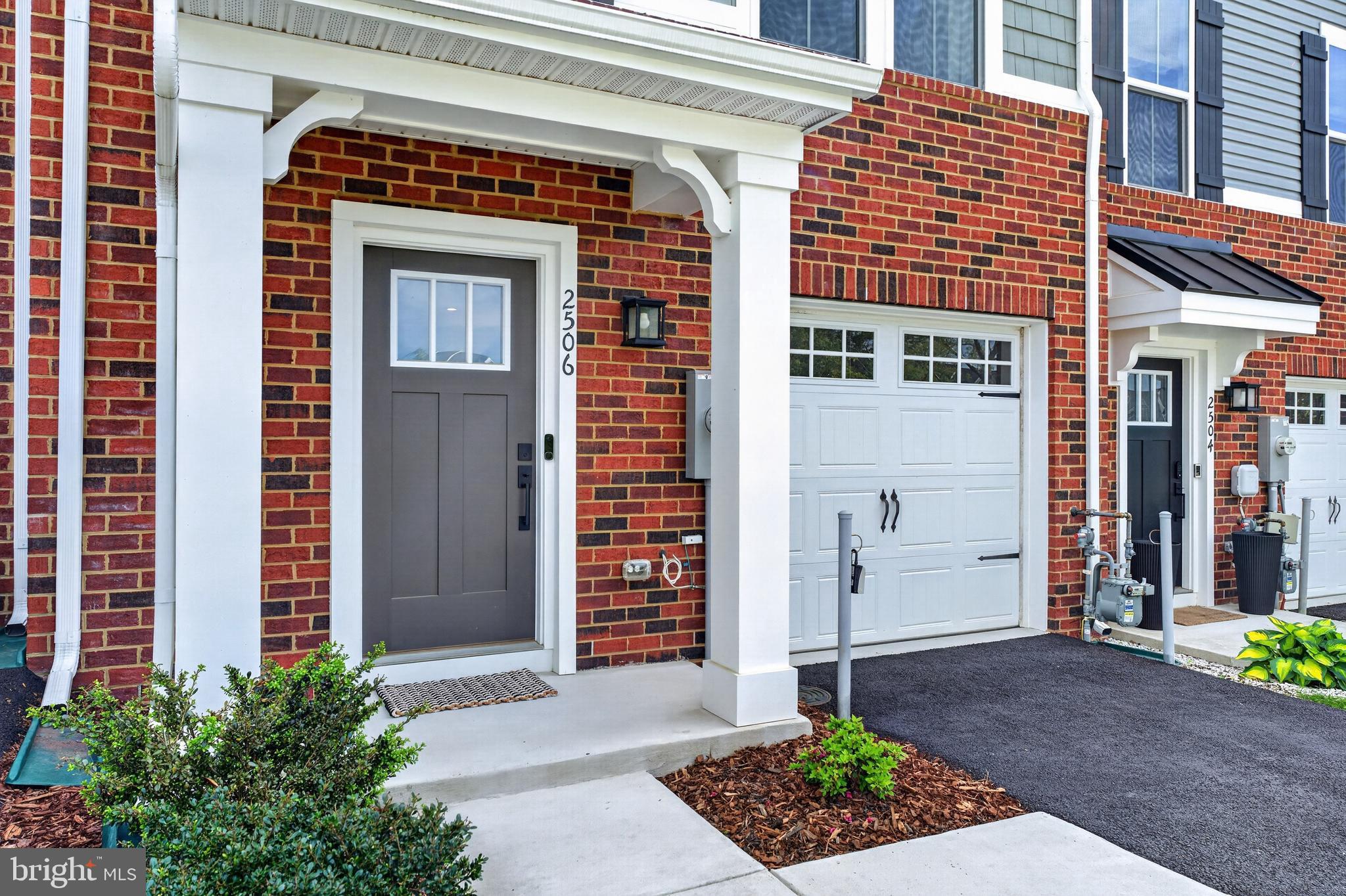JAMES RUN TOWNHOMES - Residential