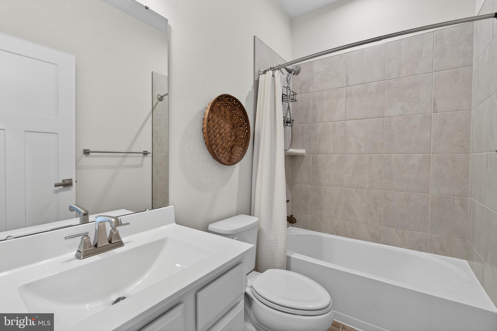 JAMES RUN TOWNHOMES - Residential