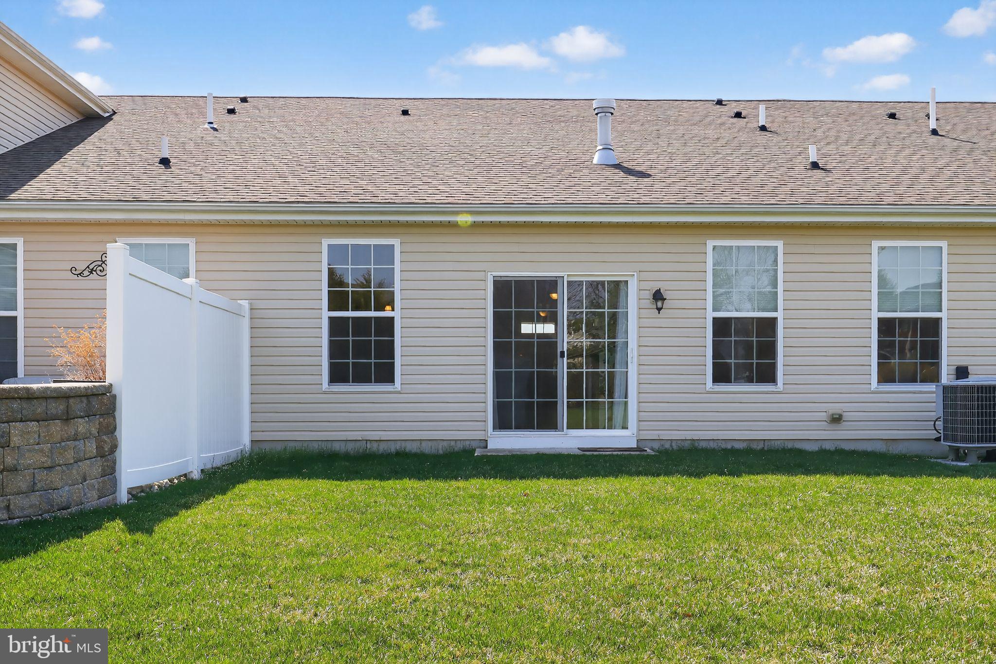 SPRING MEADOW - Residential